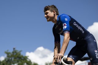 Stefan Küng, ici sur le Tour de Suisse en juin, découvrira la Vuelta ces prochaines semaines. KEYSTONE/GIAN EHRENZELLER
